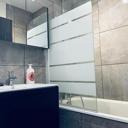 Happy Day-appartement Entier 2 Chambres-60 M2 Apartment *